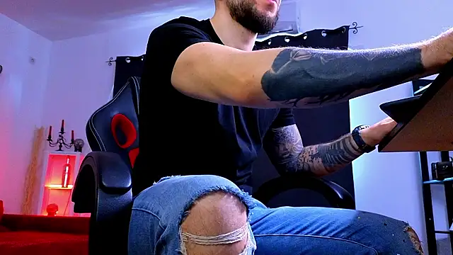 Snapshot of MightyAaron66 chatting on February 20, 6:26 am MightyAaron66 online show from February 20, 6:26 am