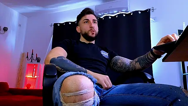 Snapshot of MightyAaron66 chatting on February 22, 7:19 am MightyAaron66 online show from February 22, 7:19 am