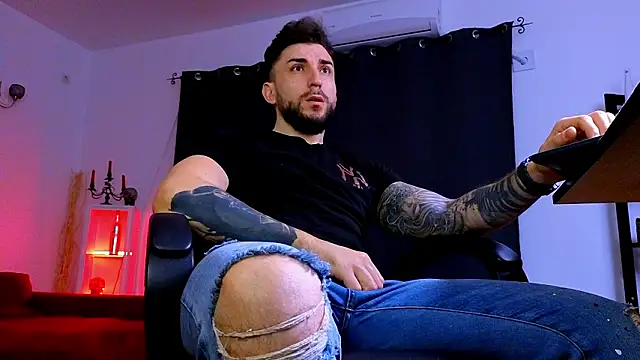 Snapshot of MightyAaron66 chatting on February 25, 2:32 am MightyAaron66 online show from February 25, 2:32 am