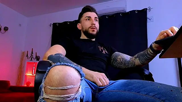 Snapshot of MightyAaron66 chatting on March 3, 4:40 am MightyAaron66 online show from March 3, 4:40 am