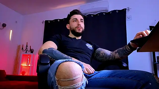 Snapshot of MightyAaron66 chatting on March 10, 4:50 am MightyAaron66 online show from March 10, 4:50 am