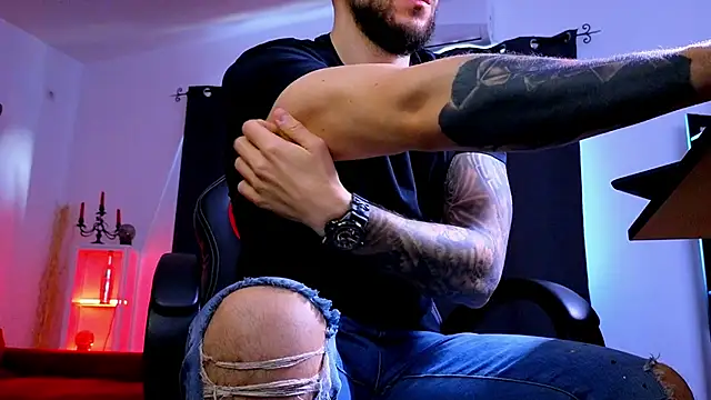 Snapshot of MightyAaron66 chatting on March 16, 5:44 am MightyAaron66 online show from March 16, 5:44 am