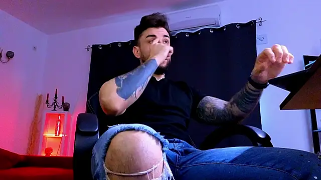 Snapshot of MightyAaron66 chatting on March 21, 4:50 am MightyAaron66 online show from March 21, 4:50 am