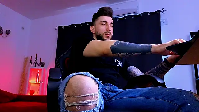 Snapshot of MightyAaron66 chatting on March 22, 5:33 am MightyAaron66 online show from March 22, 5:33 am