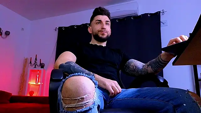 Snapshot of MightyAaron66 chatting on March 28, 3:17 am MightyAaron66 online show from March 28, 3:17 am