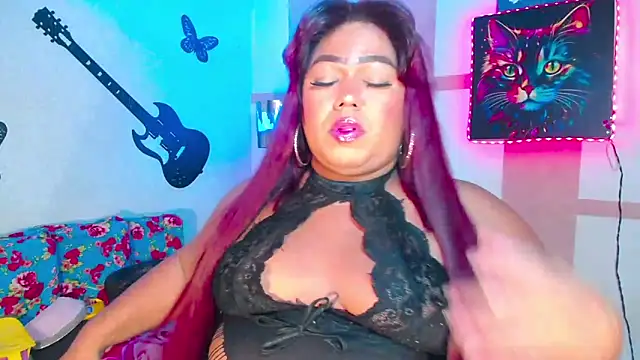 Snapshot of OpraxBellinda chatting on April 15, 2:40 am OpraxBellinda online show from April 15, 2:40 am