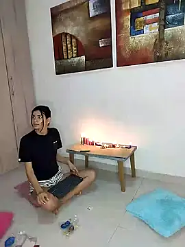 cuteluci  online show from December 8, 3:10 am
