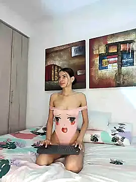cuteluci  online show from December 18, 1:02 pm