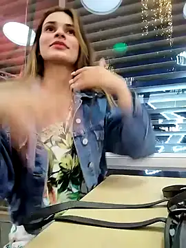 cuteluci  online show from December 28, 11:05 pm