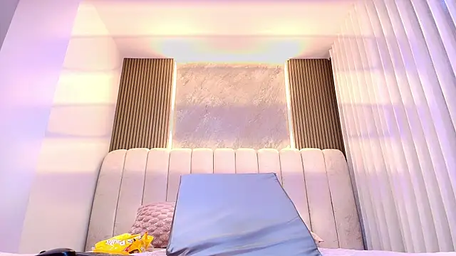 kata hazel online show from November 11, 7:25 pm