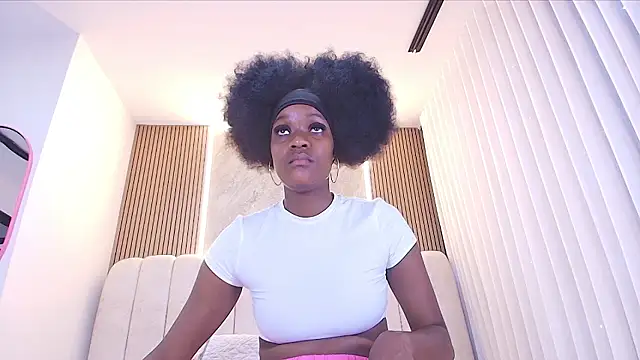 Snapshot of kata_hazel chatting on March 24, 7:19 pm kata hazel online show from March 24, 7:19 pm