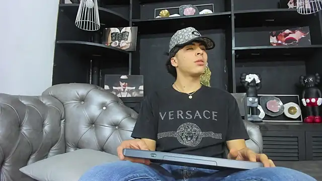 HeellBoy  online show from October 16, 8:54 pm