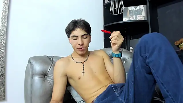 Snapshot of HeellBoy_ chatting on October 29, 8:21 pm HeellBoy online show from October 29, 8:21 pm