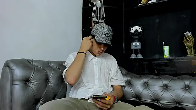 HeellBoy  online show from November 27, 2:35 am