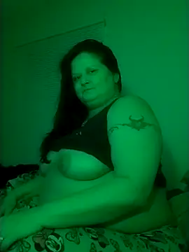 Snapshot of staceysmomfow chatting on January 2, 12:02 am staceysmomfow online show from January 2, 12:02 am