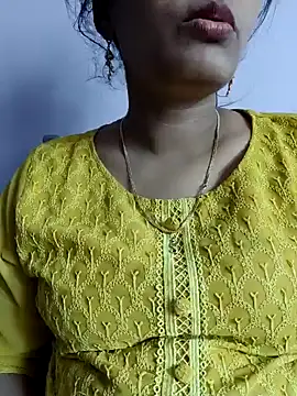 Snapshot of samitasharma chatting on January 2, 6:29 am samitasharma online show from January 2, 6:29 am