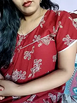 Snapshot of samitasharma chatting on January 2, 9:33 am samitasharma online show from January 2, 9:33 am