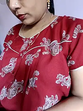 Snapshot of samitasharma chatting on January 7, 5:33 am samitasharma online show from January 7, 5:33 am