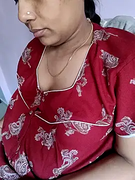 Snapshot of samitasharma chatting on February 1, 5:39 am samitasharma online show from February 1, 5:39 am