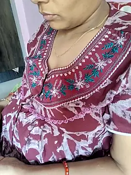 Snapshot of samitasharma chatting on February 6, 6:08 am samitasharma online show from February 6, 6:08 am