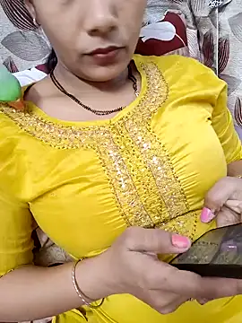 Snapshot of samitasharma chatting on February 7, 5:18 pm samitasharma online show from February 7, 5:18 pm
