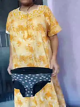 Snapshot of samitasharma chatting on February 22, 6:28 am samitasharma online show from February 22, 6:28 am