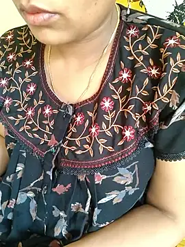 Snapshot of samitasharma chatting on September 13, 5:18 am samitasharma online show from September 13, 5:18 am
