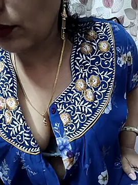 Snapshot of samitasharma chatting on March 25, 3:51 pm samitasharma online show from March 25, 3:51 pm