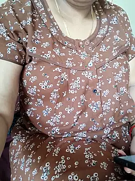 Snapshot of samitasharma chatting on June 5, 5:25 am samitasharma online show from June 5, 5:25 am