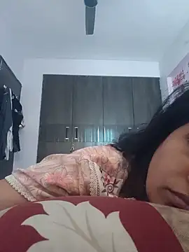 Snapshot of samitasharma chatting on June 13, 2:31 am samitasharma online show from June 13, 2:31 am