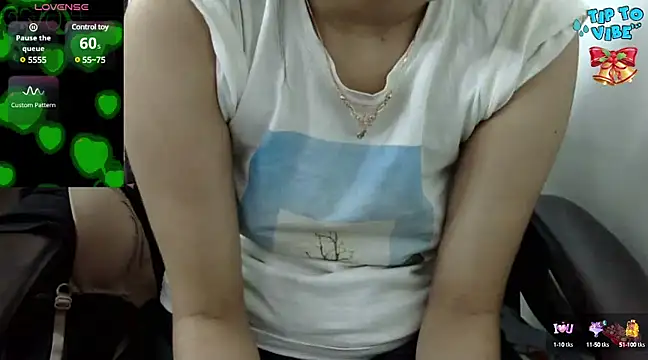 Snapshot of Barbie-Queen2 chatting on December 4, 4:27 pm Barbie-Queen2 online show from December 4, 4:27 pm