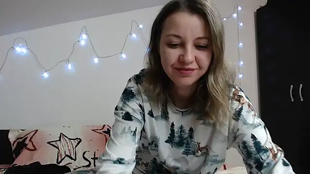 SweetMaddy888 online show from January 4, 4:12 am