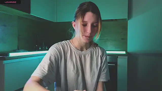 Fellissa online show from December 21, 3:53 pm