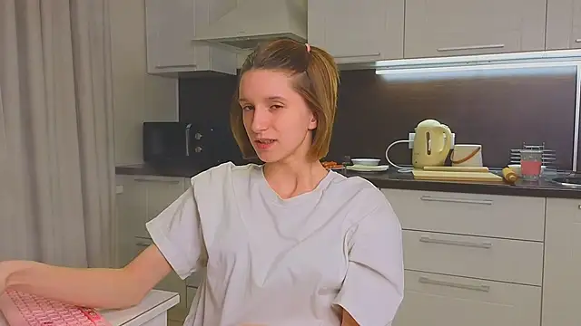Fellissa online show from February 25, 4:10 pm