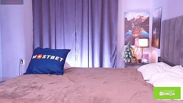 Snapshot of Tella_dream chatting on December 15, 10:07 am Tella dream online show from December 15, 10:07 am