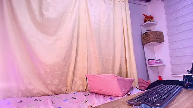  sara london online show from January 30, 2:58 pm