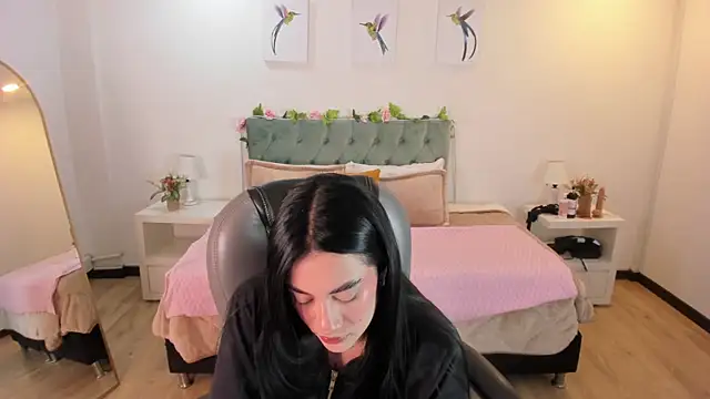 Icysweetcam online show from July 18, 12:31 pm
