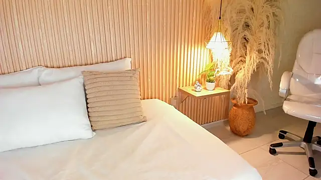 ArticaBelle online show from March 5, 4:19 am