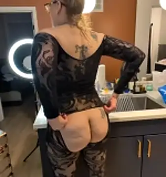 Snapshot of JusticeXXX68 chatting on December 5, 9:29 am JusticeXXX68 online show from December 5, 9:29 am