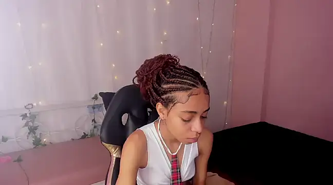 Snapshot of Abigail_Wilson_ chatting on January 13, 8:15 pm Abigail Wilson online show from January 13, 8:15 pm