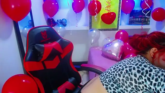 Snapshot of sweet_Melody_xx chatting on February 14, 6:45 am sweet Melody xx online show from February 14, 6:45 am
