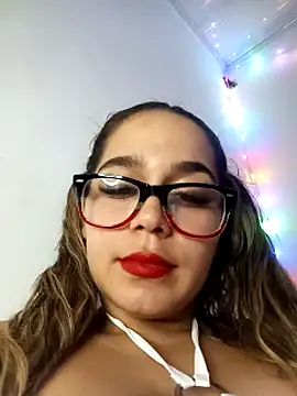 LaurenWelly  online show from January 25, 2:15 am
