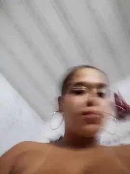 Snapshot of LaurenWelly_ chatting on October 2, 11:23 pm LaurenWelly online show from October 2, 11:23 pm