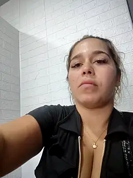 Snapshot of LaurenWelly_ chatting on November 5, 9:15 pm LaurenWelly online show from November 5, 9:15 pm