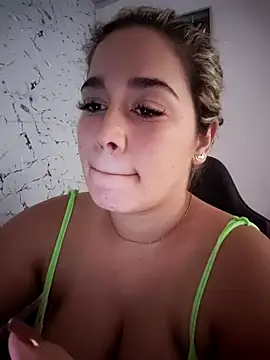 Snapshot of LaurenWelly_ chatting on November 16, 4:12 pm LaurenWelly online show from November 16, 4:12 pm