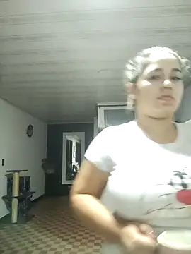 Snapshot of LaurenWelly_ chatting on November 17, 9:48 am LaurenWelly online show from November 17, 9:48 am