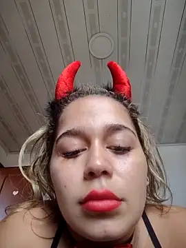 Snapshot of LaurenWelly_ chatting on November 20, 6:07 pm LaurenWelly online show from November 20, 6:07 pm