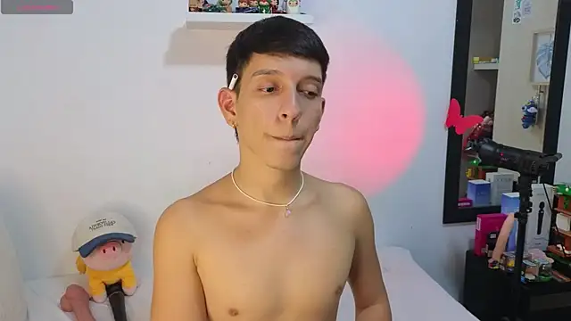 milky  boy  online show from May 19, 1:33 am