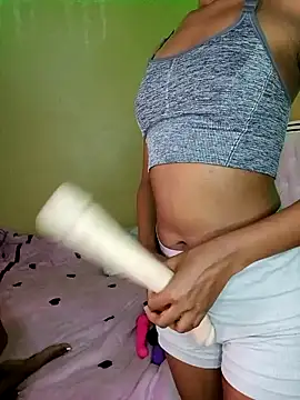 Snapshot of silentkillaz chatting on December 24, 12:22 pm silentkillaz online show from December 24, 12:22 pm