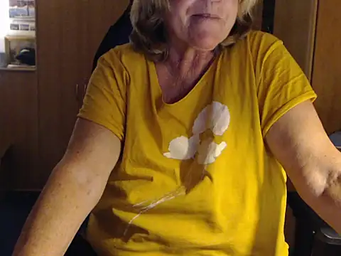 Snapshot of _sunshine__ chatting on February 23, 7:33 pm sunshine online show from February 23, 7:33 pm
